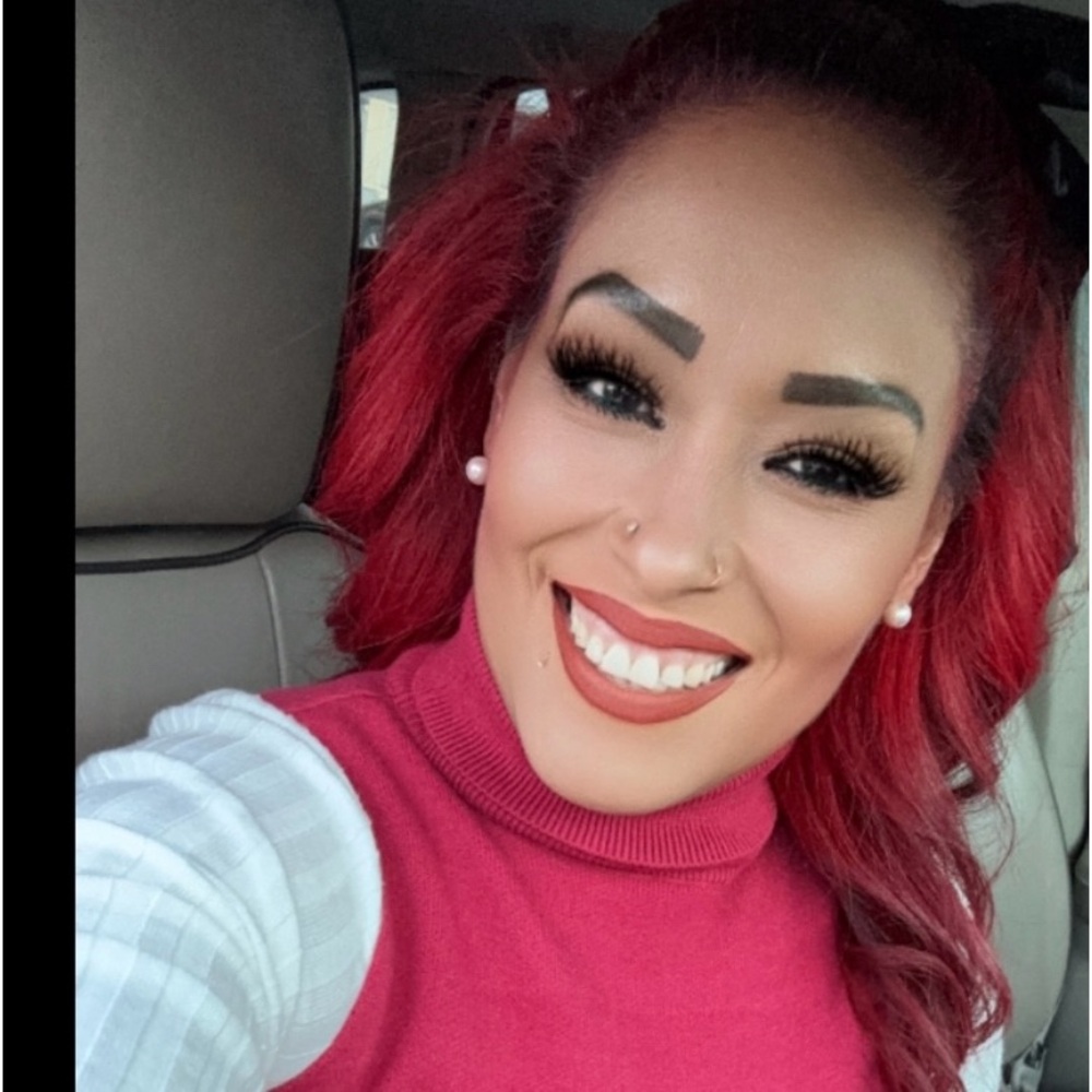 Meet your Posher, Laury